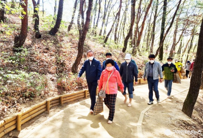 [선산읍]제 1회 선산 비봉산 맨발걷기 대회 개최2.jpg