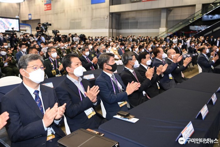[신성장산업과] 김장호 구미시장 대한민국방위산업전 2022(DX KOREA 2022) 참석2.JPG