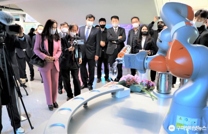 [신성장산업과] 미래 로봇산업 전문인력 양성의 허브  「로봇직업혁신센터」 개소9.JPG